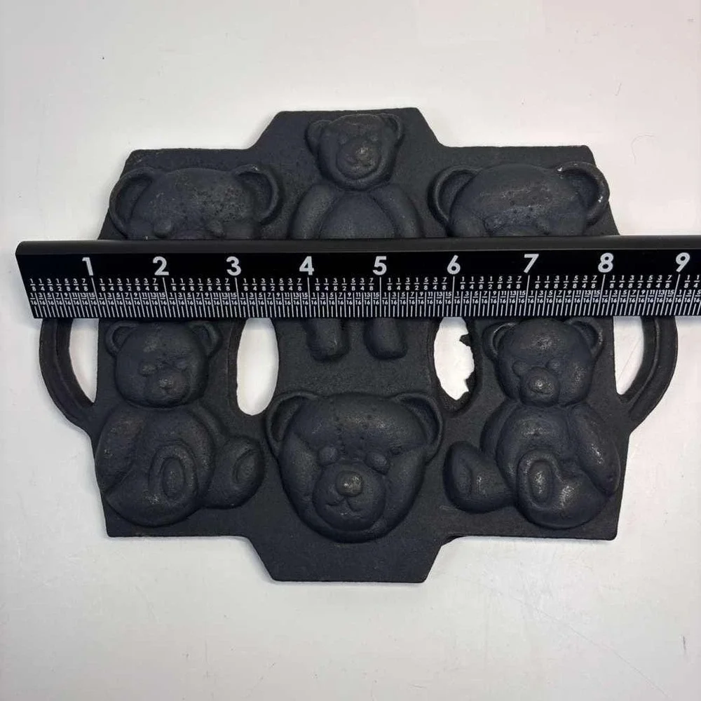 Vintage Cast Iron Teddy Bear Muffin Cookie Candy Mold 1980s 6‎ Bears 9 1/2